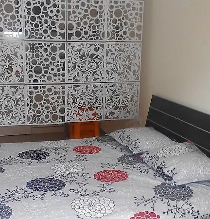 Studio In St. George Palace דירה